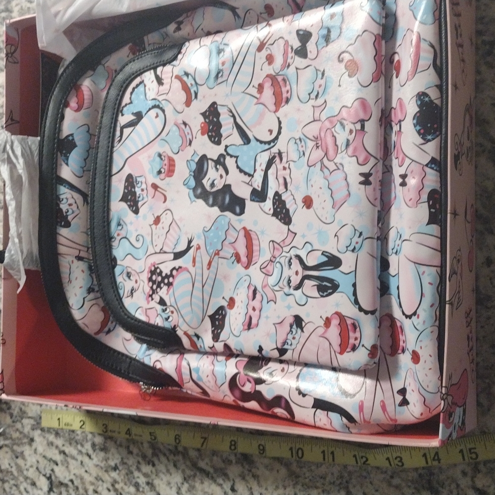 Miss Fluff Cupcake Dolls Backpack - Picture 7 of 7